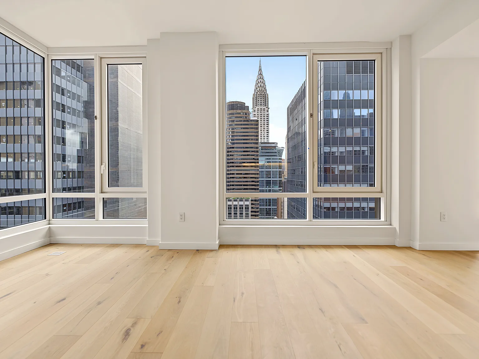 135 East 47th Street — Photo 3