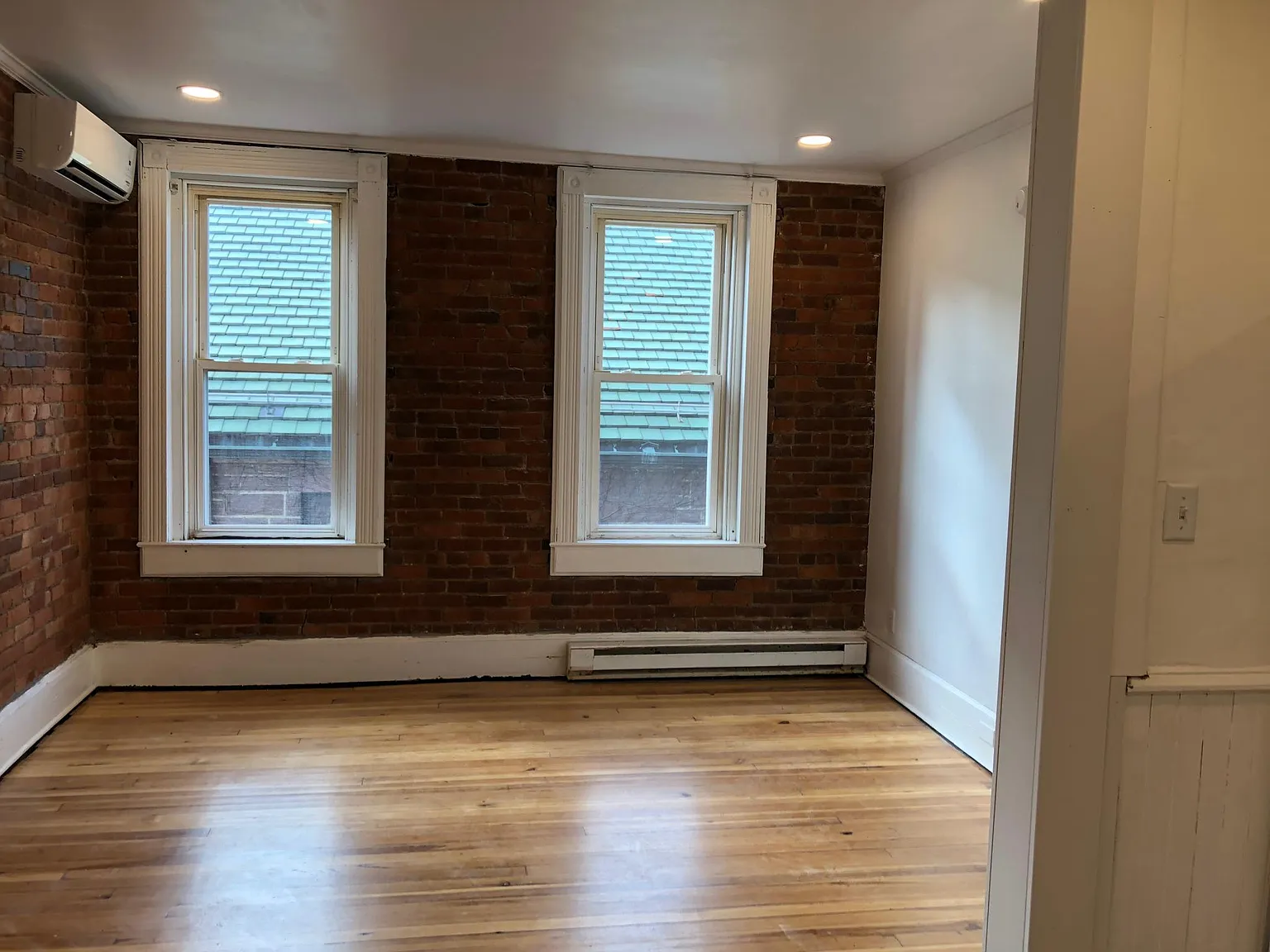 1 bed, 1000 sqft, $1,199 — Photo 1