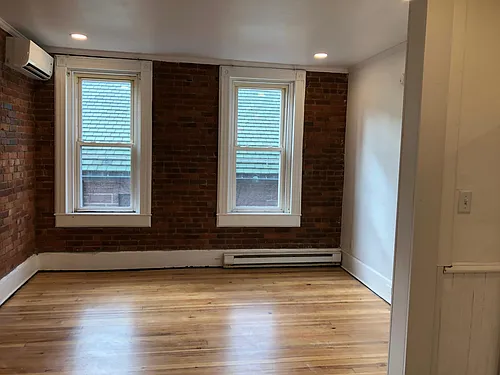 296 Main St Photo 1