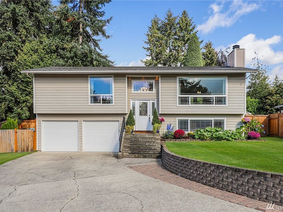 1st image of 10927 156th Ct NE