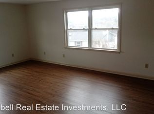97 Hillcrest Ln #B-19, Slatington, PA 18080