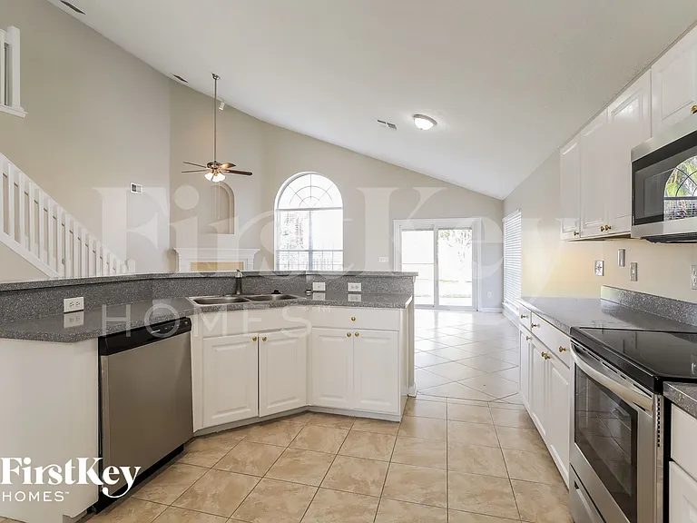586 Timber Trace Ct — Photo 8