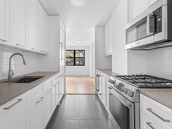 2nd image of 201 E 28th St #3K