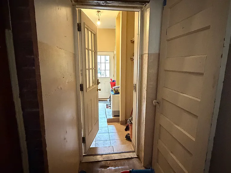 389 Van Duzer St #1B — Photo 3