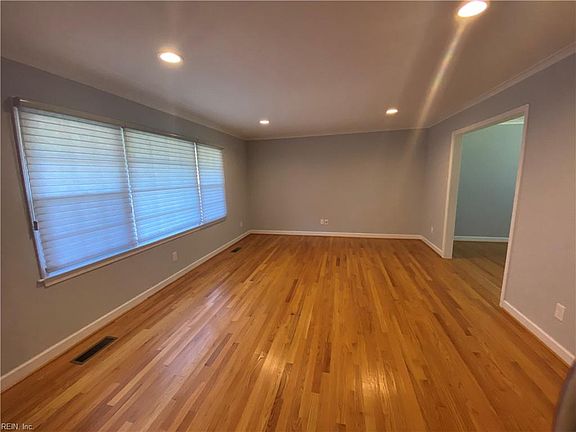4th image of 3704 Prince Andrew Ln