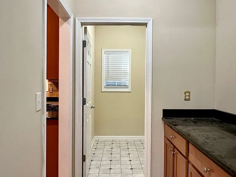 983 Yancey Ct — Photo 25