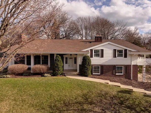 503 Westminster DRIVE, Waukesha, WI 53186