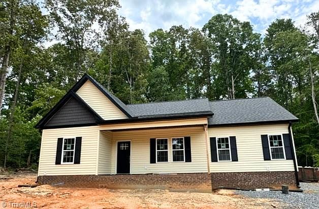 1st image of 377 Gregory Ct