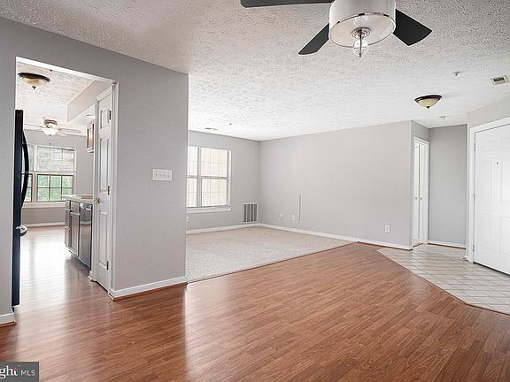 4th image of 1706 Landmark Dr #2F