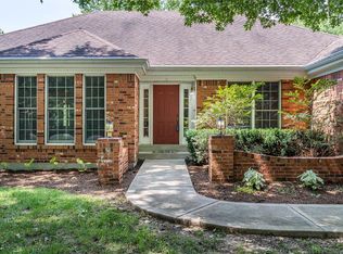 2948 Finestown Rd, Saint Louis, MO 63129