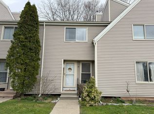 15 Cherokee Ct #15, Cromwell, CT 06416