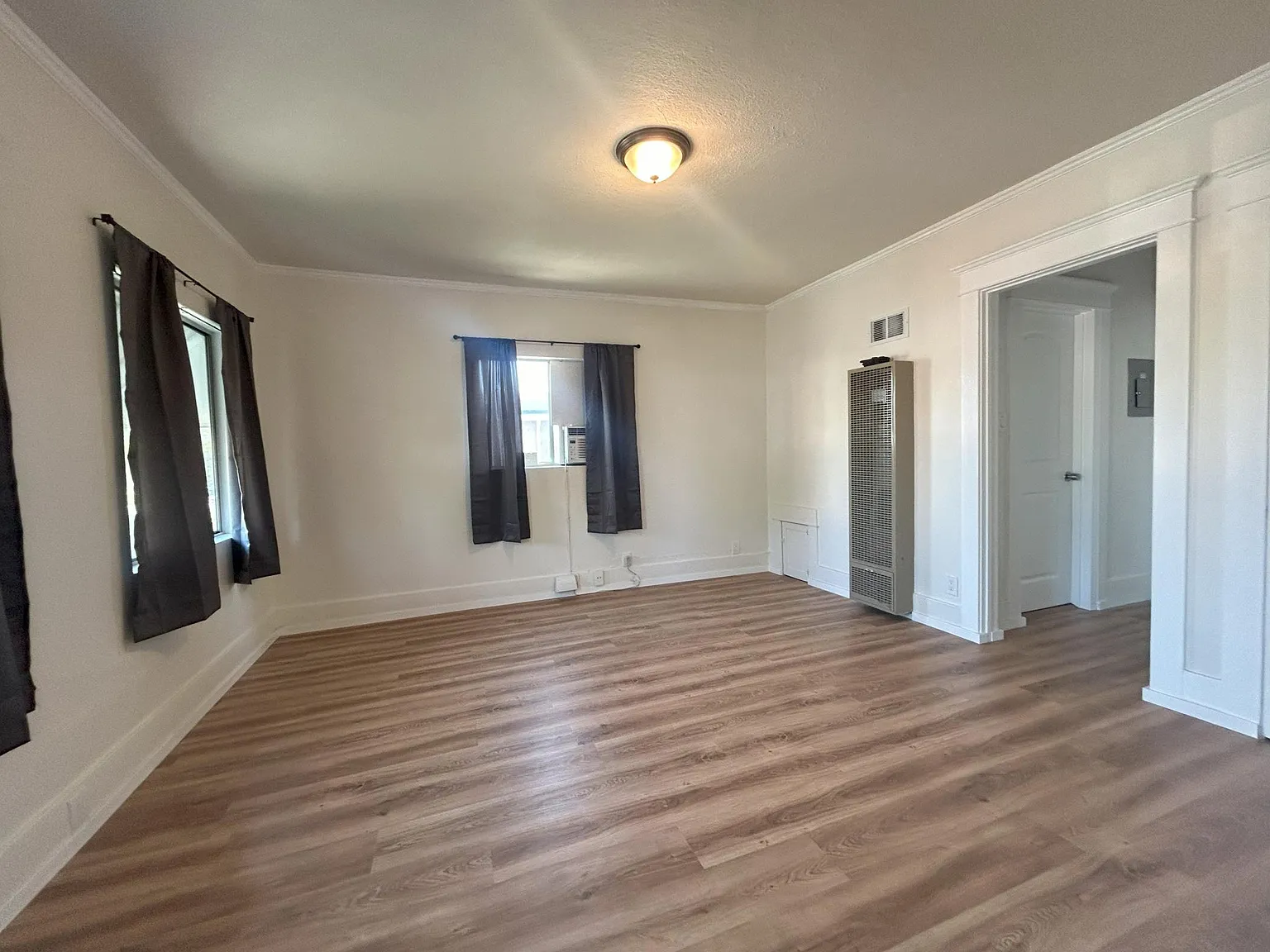 Studio, 420 sqft, $1,650 — Photo 3