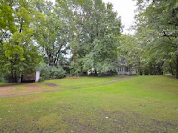 3rd image of 900 Kohlman Ln E