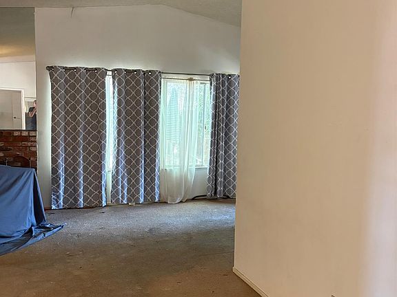 5th image of 755 Oakmeade Drive