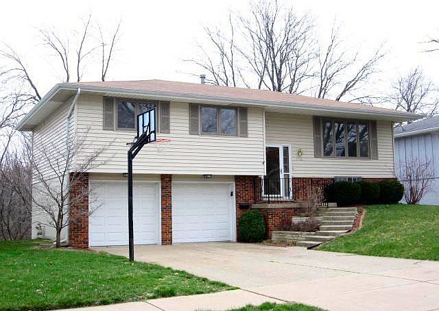 Home for Sale in Peoria, Illinois $155,000