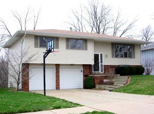 6916 N Rockvale Dr, Peoria, IL