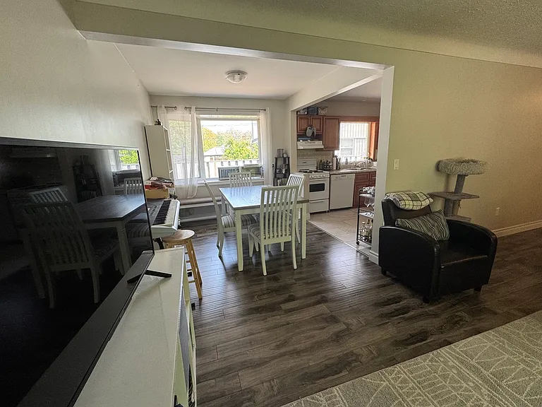 2 Oswald Ave — Photo 3