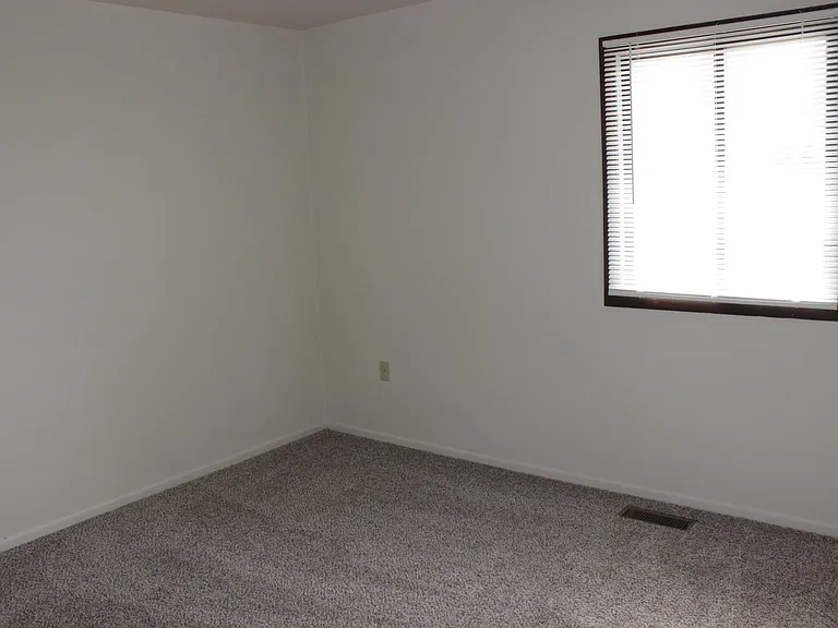322 W Stiegel St — Photo 16