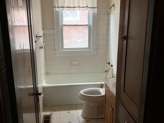 4th image of 1398 W 3rd Ave