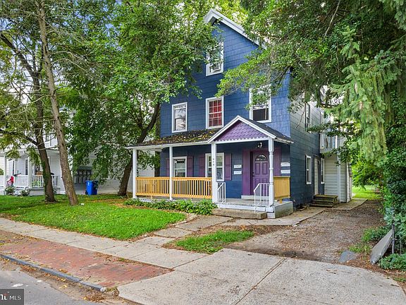 3rd image of 619 Cooper St