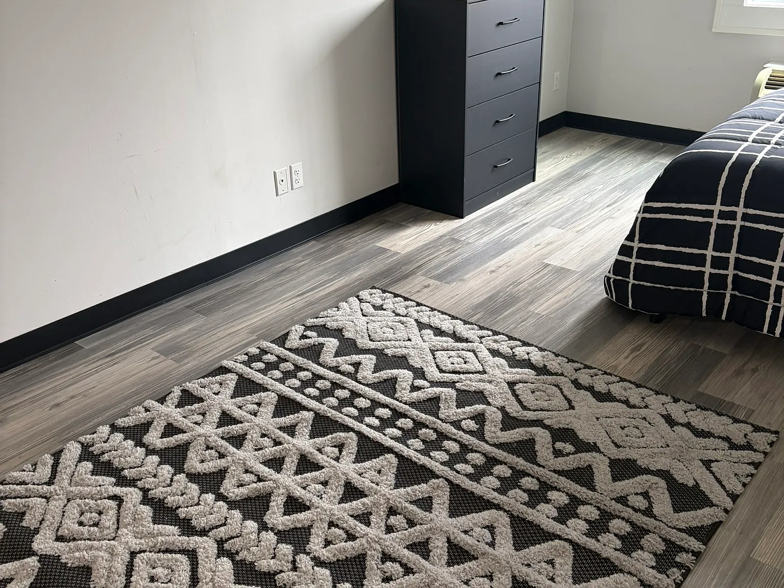 Studio, 350 sqft, $1,250 — Photo 3