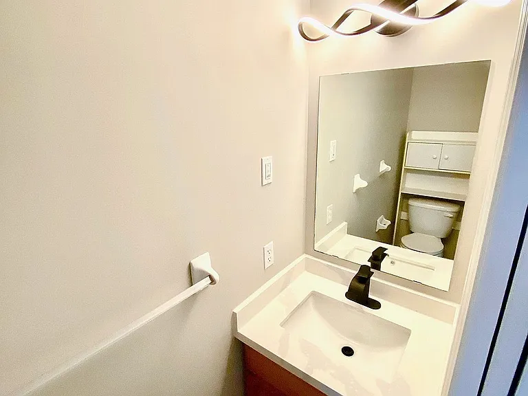 154 Severn Dr #UPPER — Photo 12