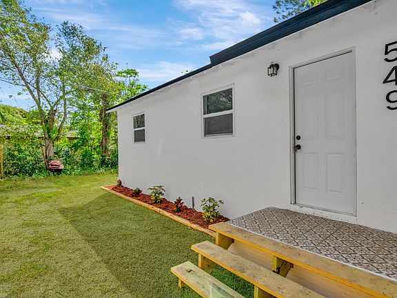 2nd image of 549 Woodlawn St #2