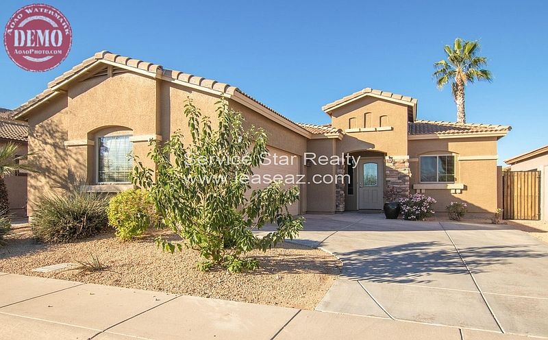 1st image of 558 E Bartlett Way