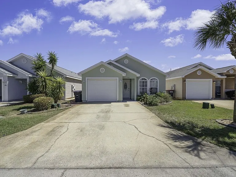 Beacon Ln — Photo 2