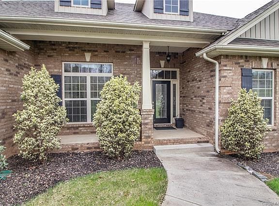 5th image of 223 Mills Plantation Cir