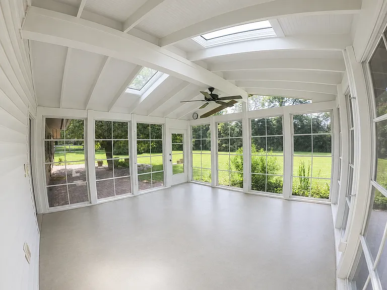 201 Oakhill Dr — Photo 7