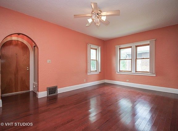 2nd image of 18135 Oakwood Ave