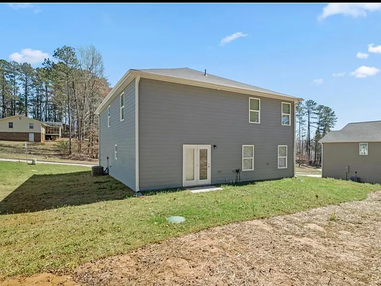 40 Ray Dr — Photo 8