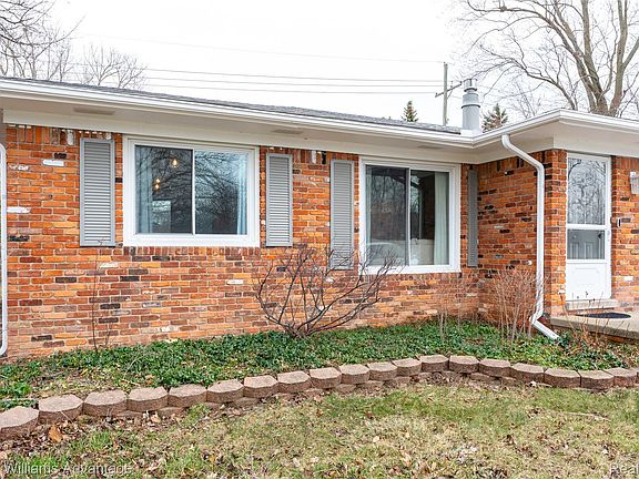 2nd image of 25738 Beck Rd