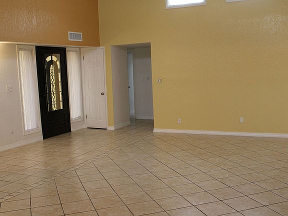2nd image of 1743 Lomaland Dr