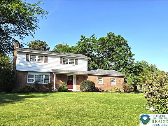 3rd image of 2145 Mark Twain Cir