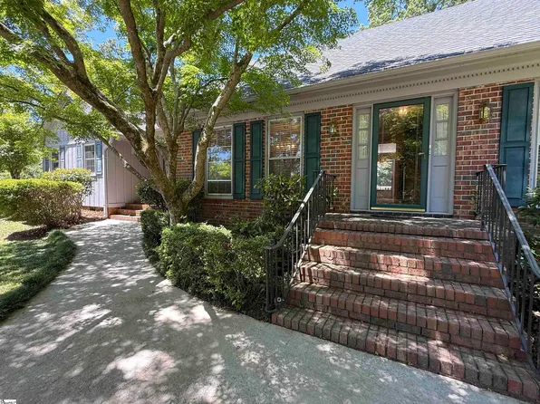 610 S Adair St, Clinton, SC 29325