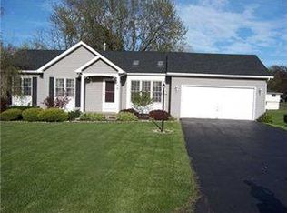 140 Brook Trout Ln, Rochester, NY 14622