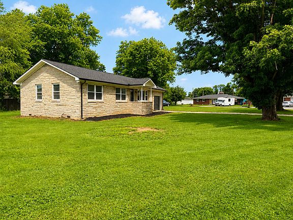 3rd image of 146 Donna Dr