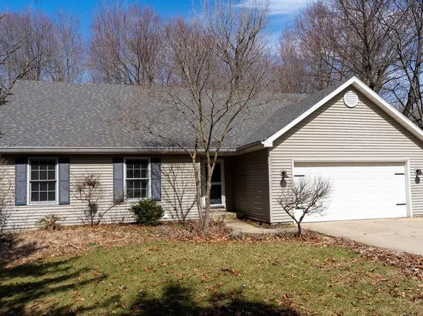 2801 Wildwood Ln, Stevensville, MI 49127