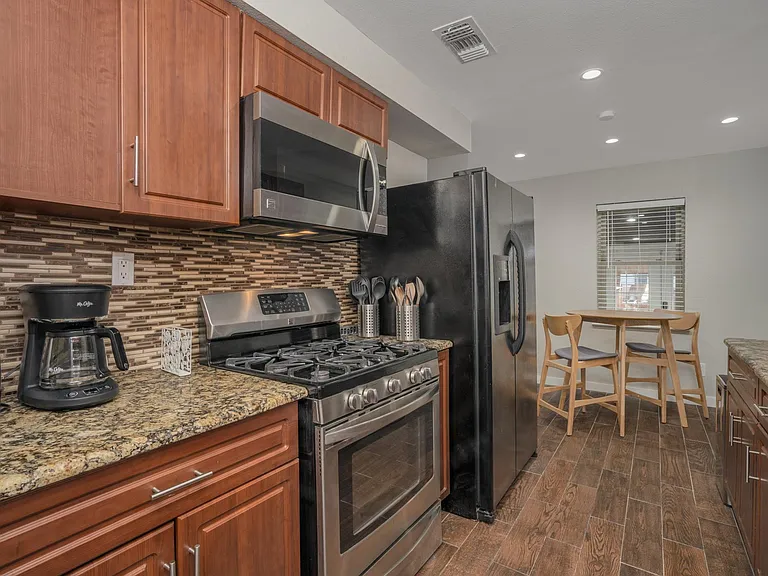 7809 Claremont Dr — Photo 12