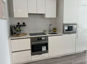 238 Simcoe St