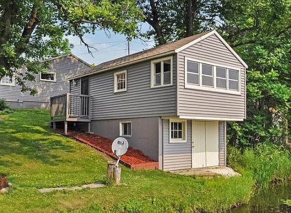 3rd image of 2090 Peninsula Dr