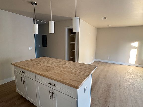 4th image of 11720 Utah Ave #1