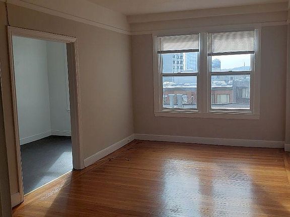 4th image of 915 Franklin St APT 307