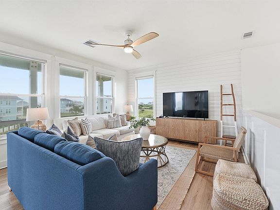 3rd image of 4130 King Rail Cir