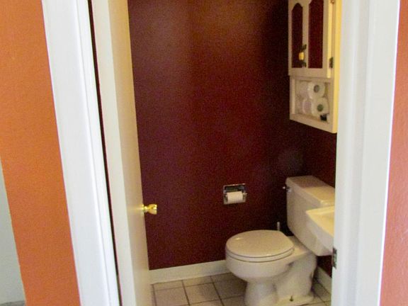 1/2 Bath