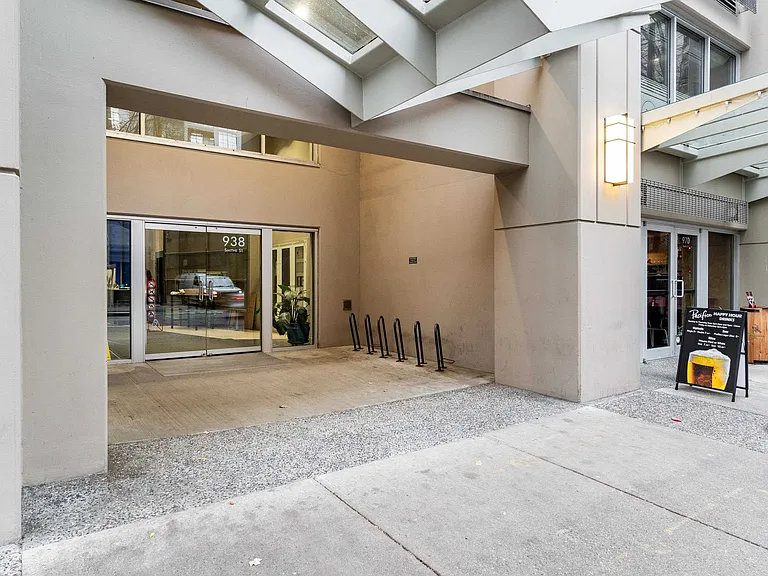 938 Smithe St #2117 — Photo 3