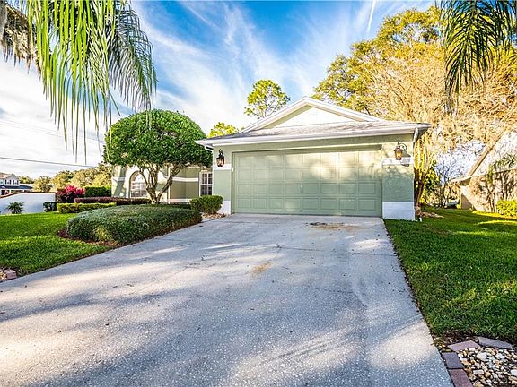 3rd image of 2404 Arborwood Dr