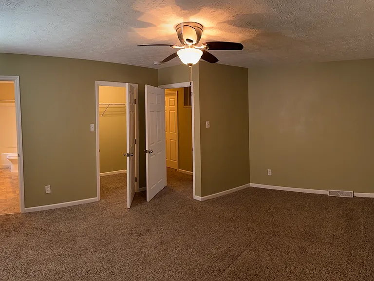 1101 Burning Tree Ln — Photo 27
